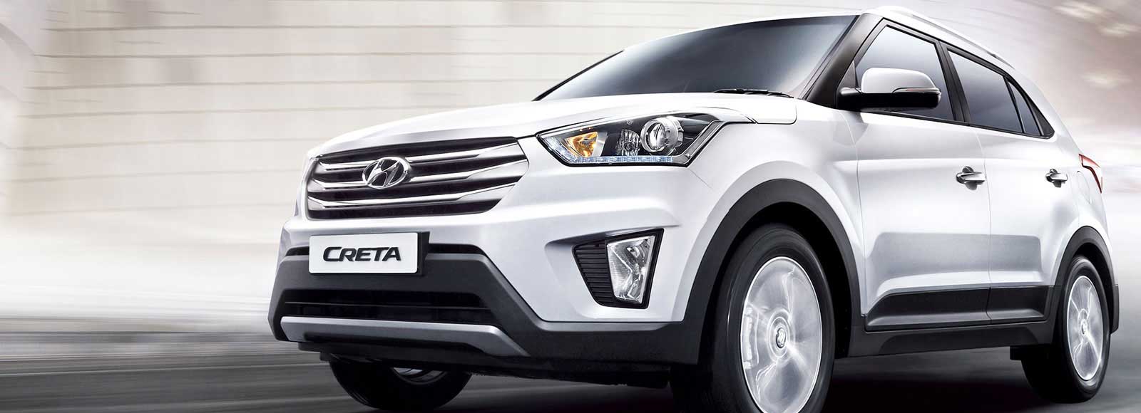 Left side front view of white Creta